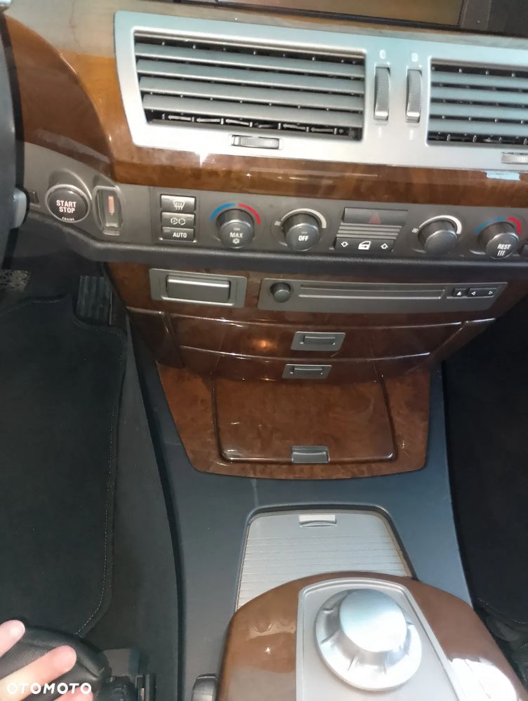 BMW Seria 7 - 26