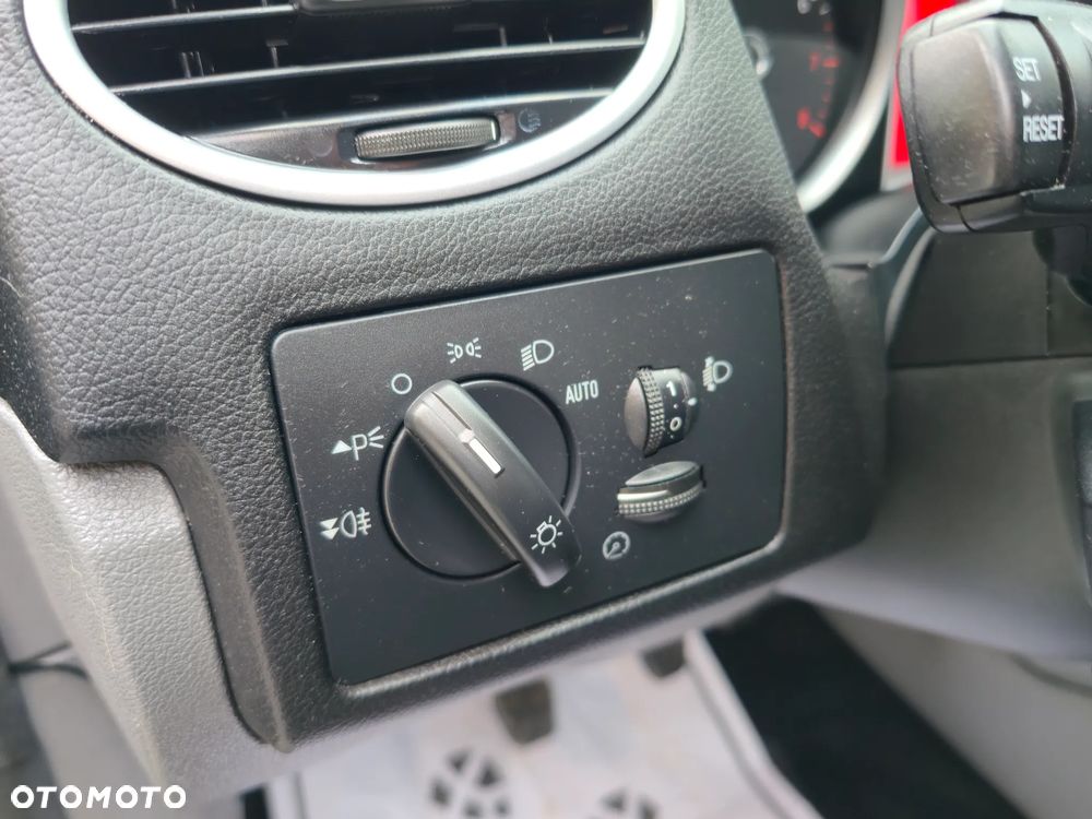 Ford Focus 1.8 Titanium - 29