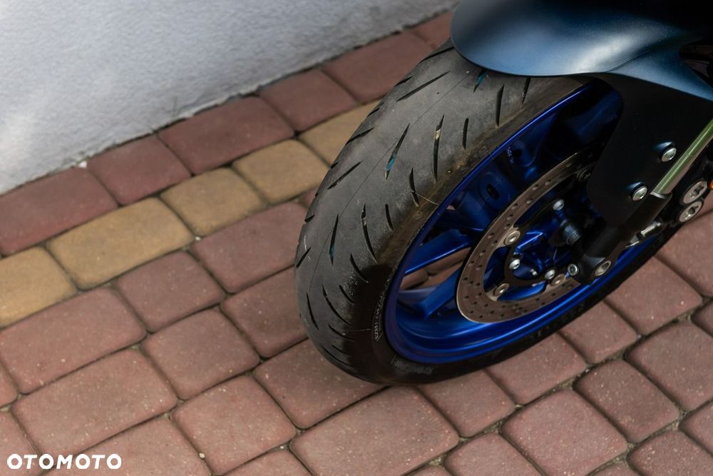 Yamaha R7 - 8