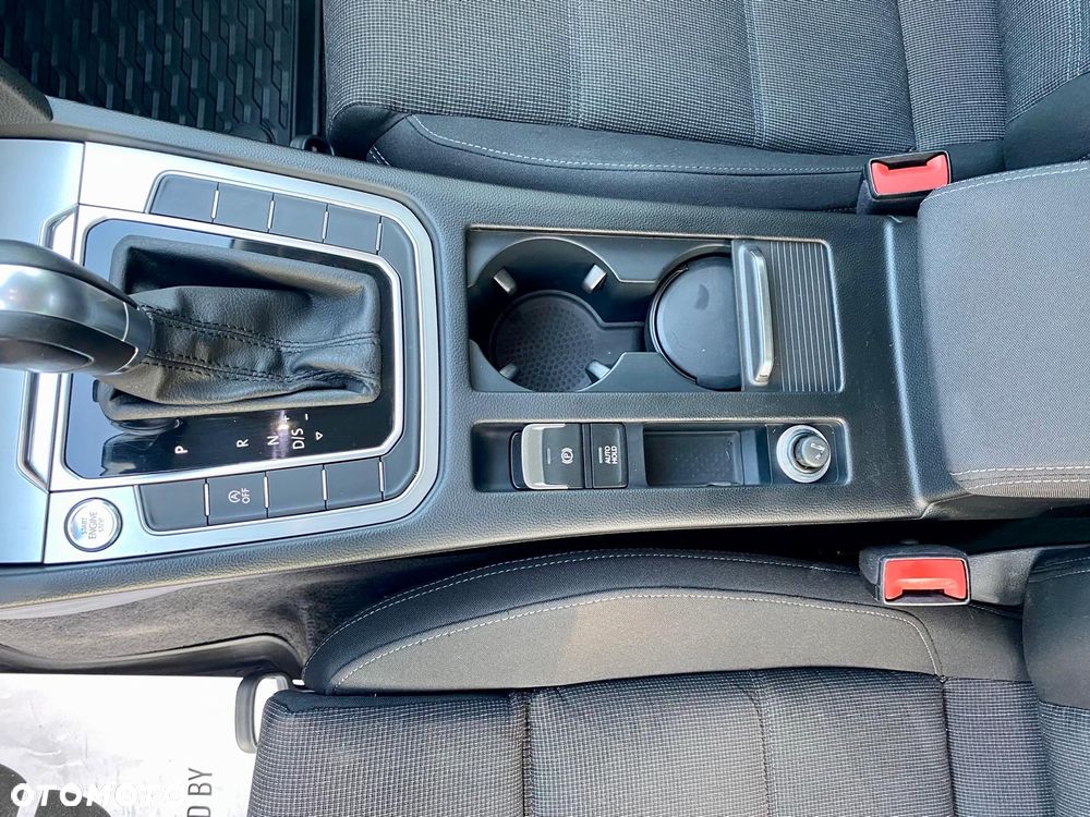 Volkswagen Passat 1.5 TSI OPF DSG Highline - 18