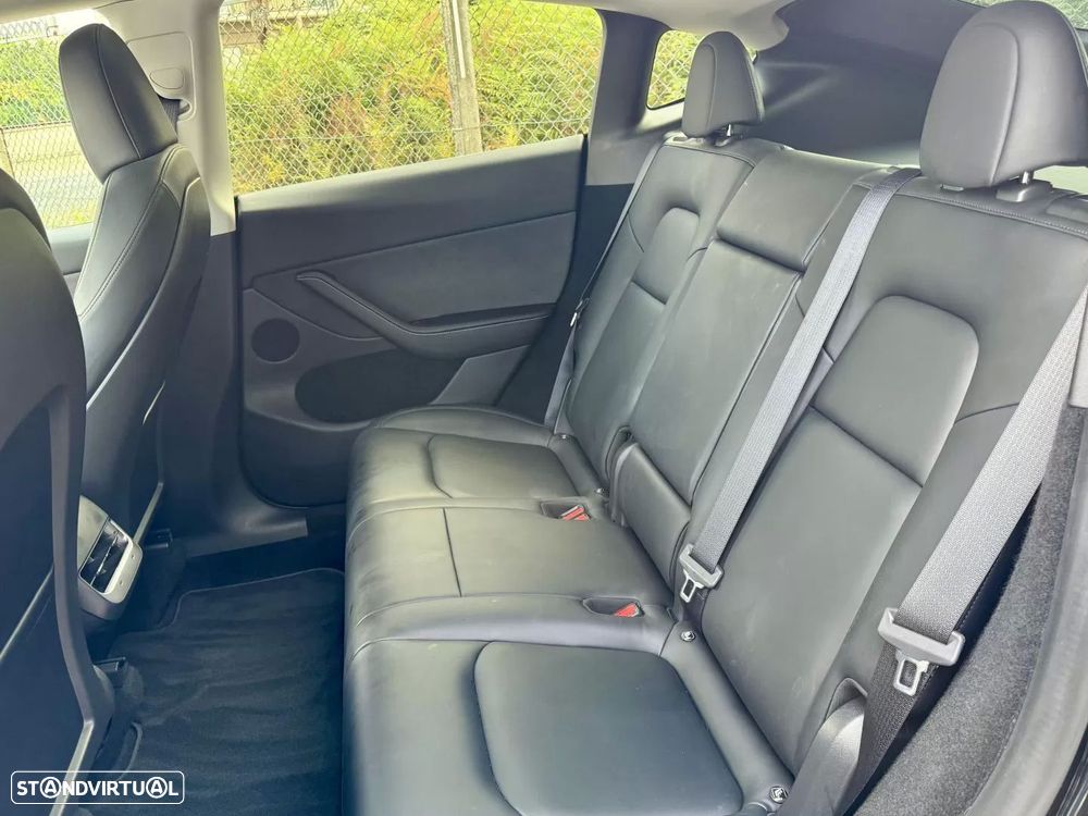 Tesla Model Y Long-Range RWD - 18