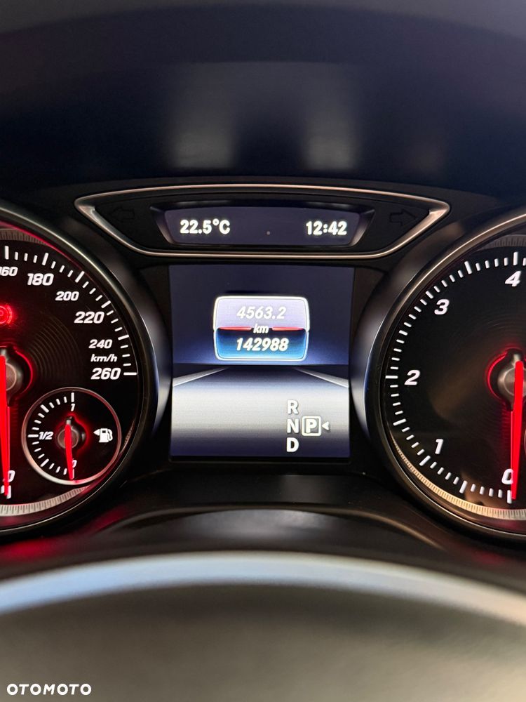 Mercedes-Benz GLA 180 d 7G-DCT - 6