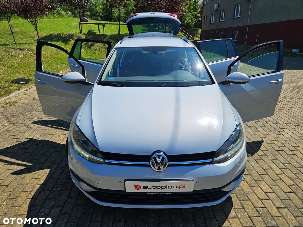Volkswagen Golf - 34