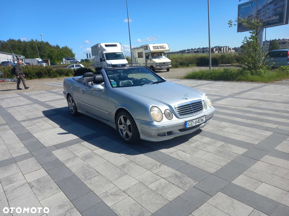 Mercedes-Benz CLK - 4