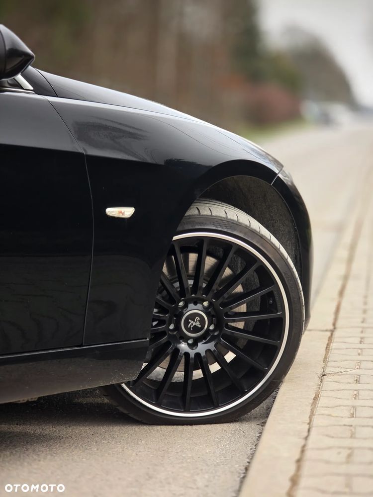 BMW Seria 3 330i M Sport Edition - 39