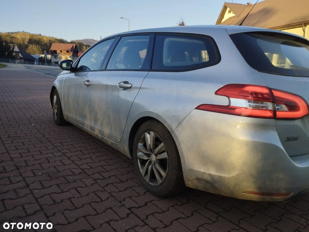 Peugeot 308 - 1
