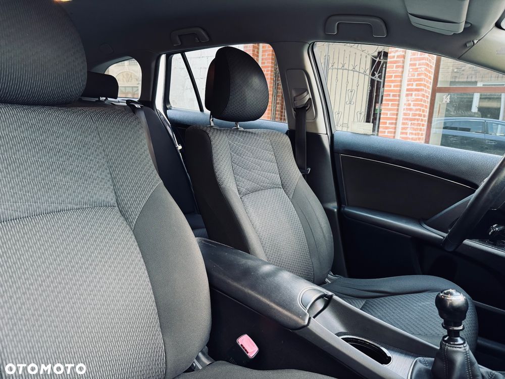 Toyota Avensis 2.0 D-4D Premium - 16