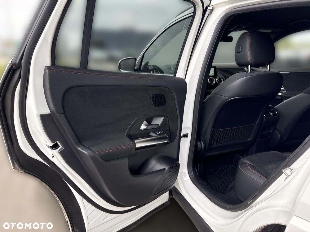 Mercedes-Benz GLA 200 AMG Line - 15