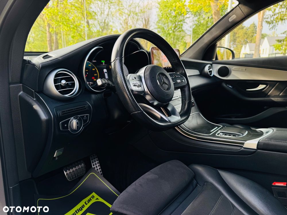 Mercedes-Benz GLC 200 4Matic 9G-TRONIC AMG Line Plus - 27