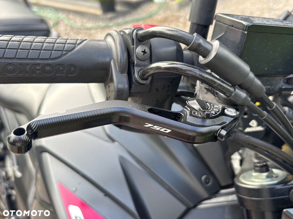 Suzuki GSX - 7
