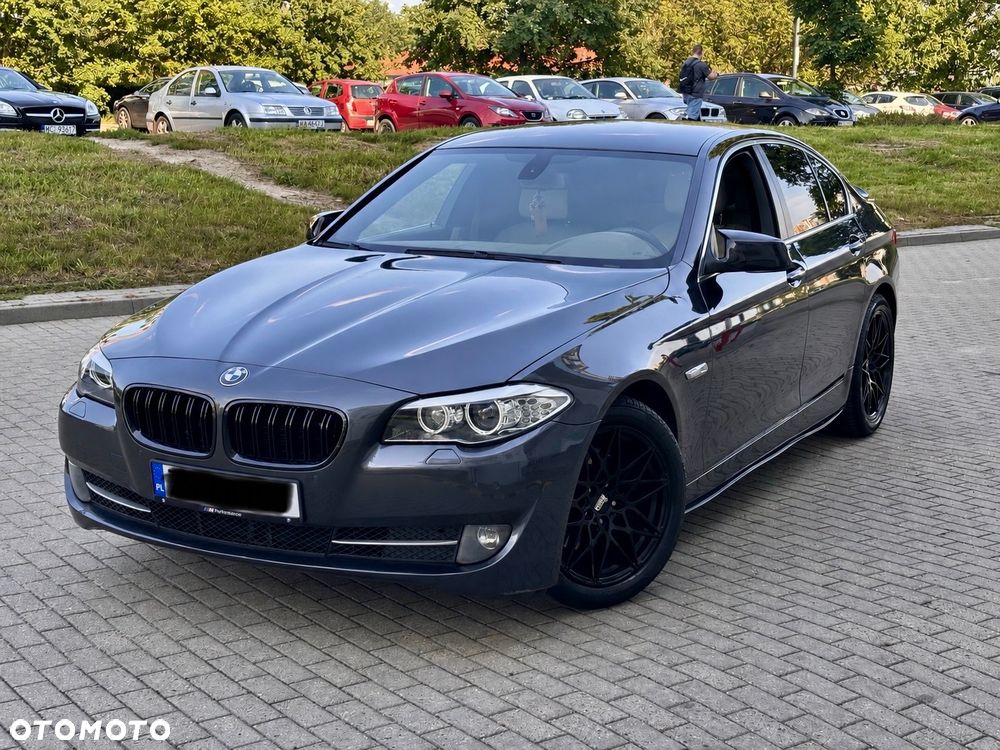 BMW Seria 5 523i - 1