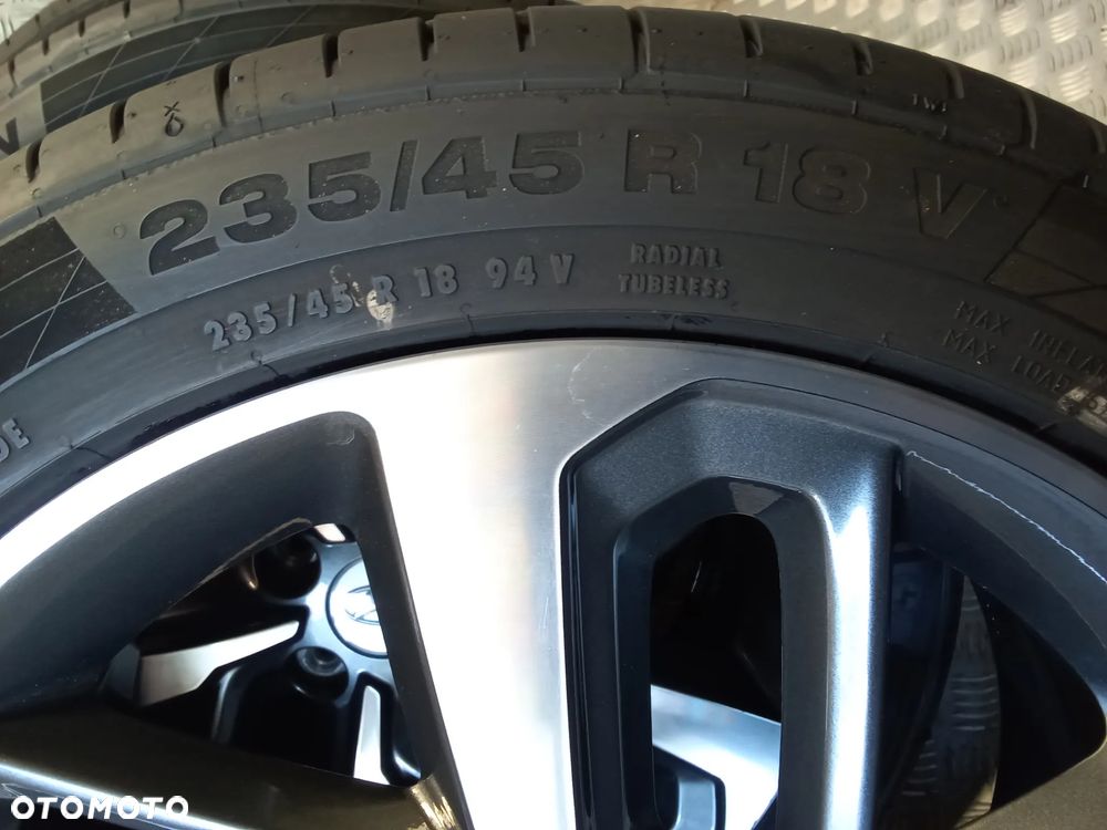 Koła Hyundai Kona Genesis I40 7,5Jx18 et52 5x114,3 7,3mm - 16