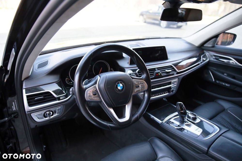 BMW Seria 7 740d xDrive - 13