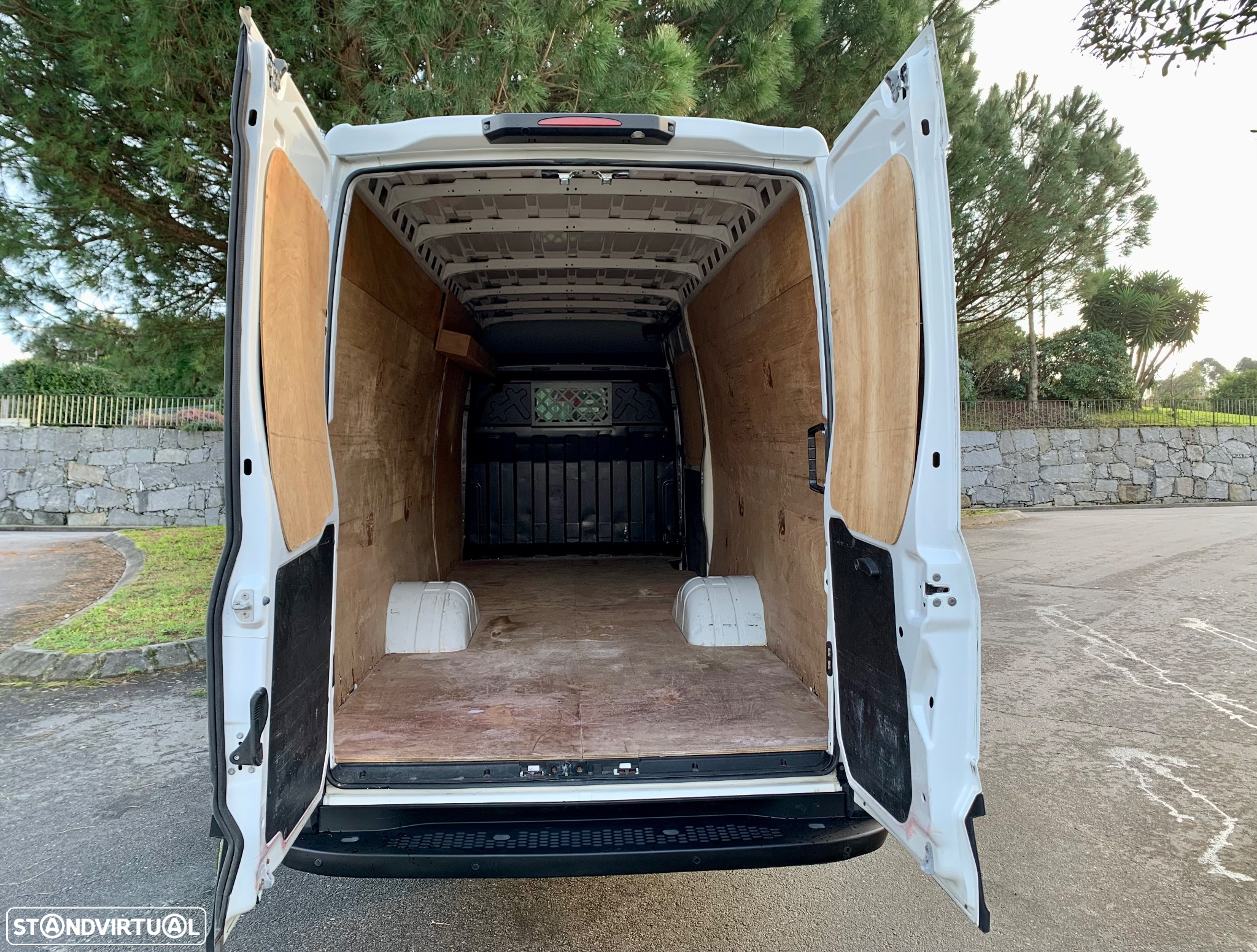 Iveco Daily  rodado duplo - 14