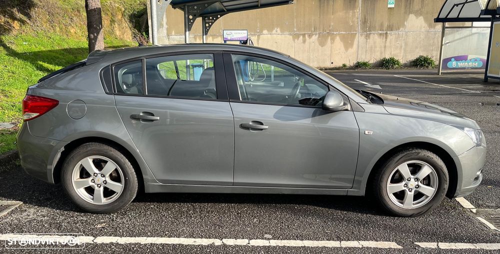 Chevrolet Cruze 1.6 LT - 4
