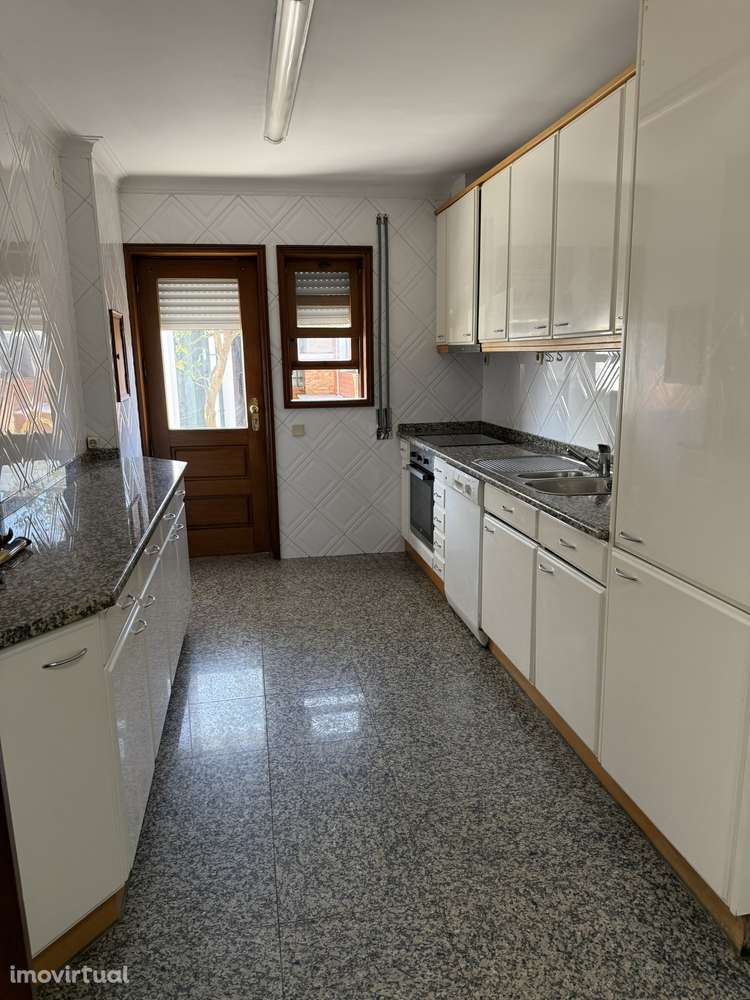 Andar de Moradia T4 em Custoias / Senhora da Hora, Matosinhos - Grande imagem: 2/19