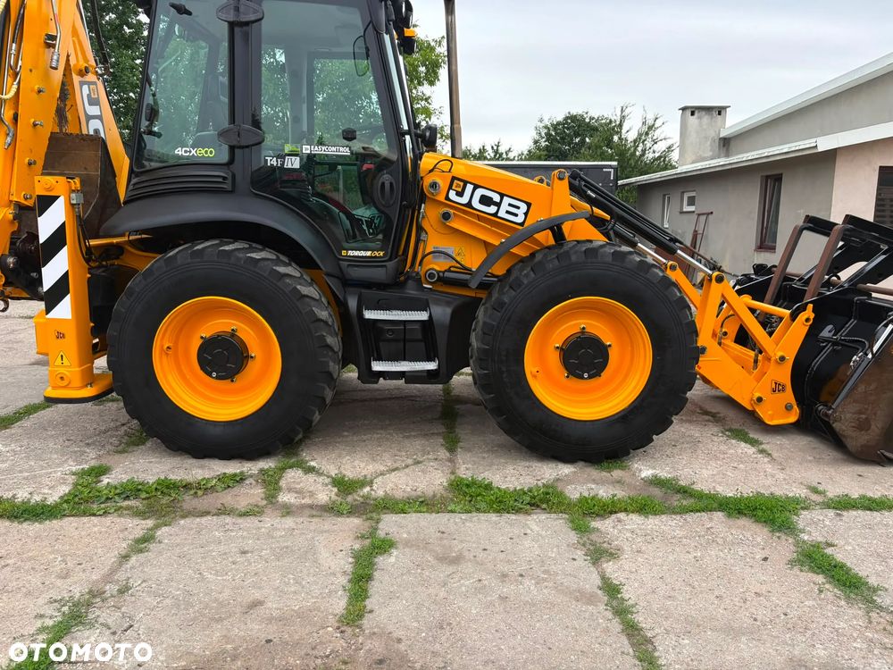 JCB 4CX - 13