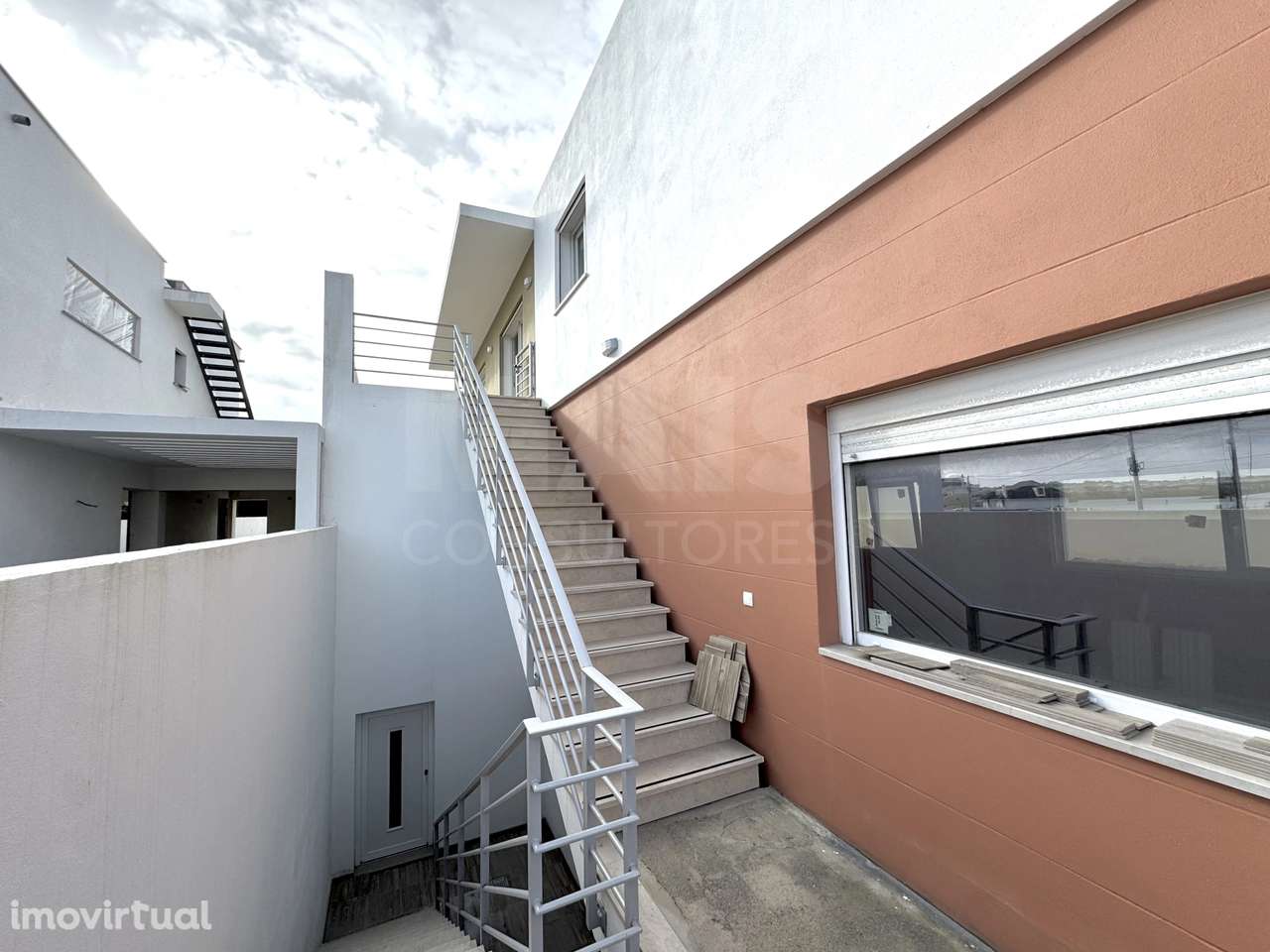 Apartamento T2 com terraço  a 500m da Praia do Baleal - Grande imagem: 3/17