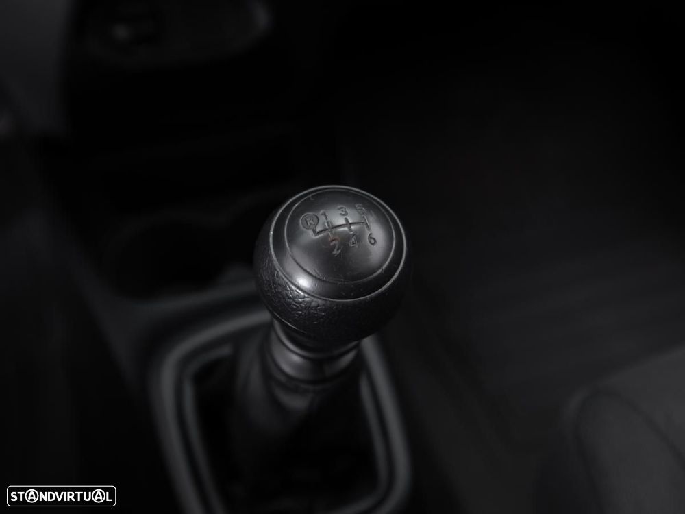 Toyota Yaris bizz 1.4 D-4D AC C/IVA - 16