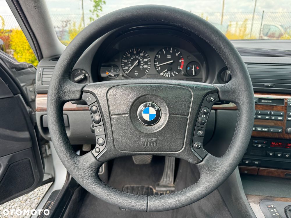 BMW Seria 7 740i - 19