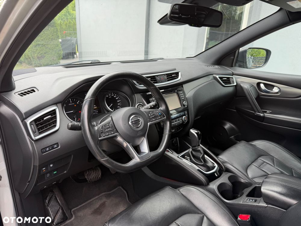 Nissan Qashqai 1.6 dCi Xtronic TEKNA+ - 10