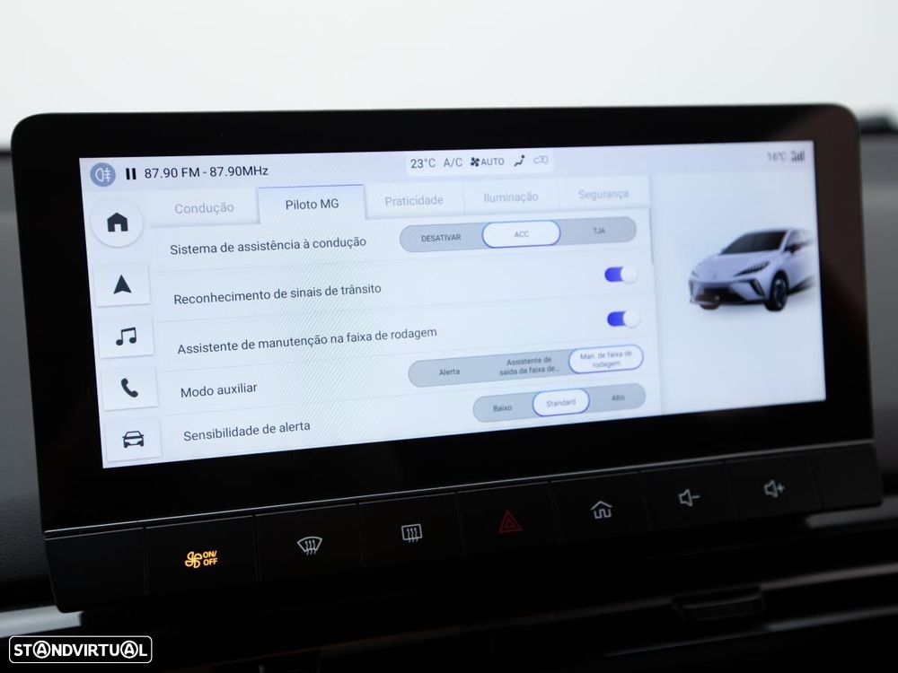 MG MG4 64 kWh Luxury - 27