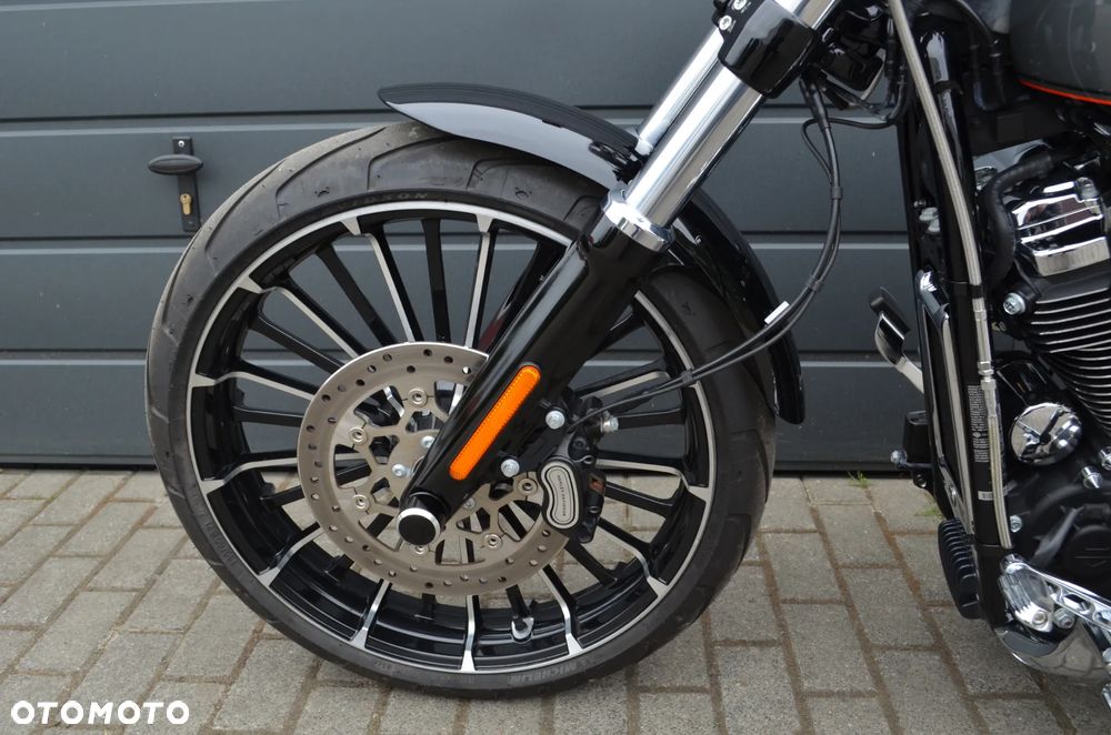 Harley-Davidson FXSB Breakout - 20