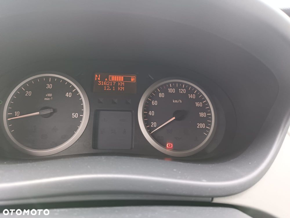 Opel Vivaro - 8