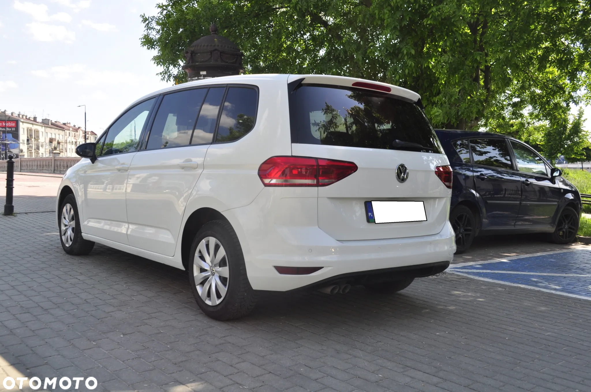 Volkswagen Touran 2.0 TDI BMT Special Edition DSG - 3