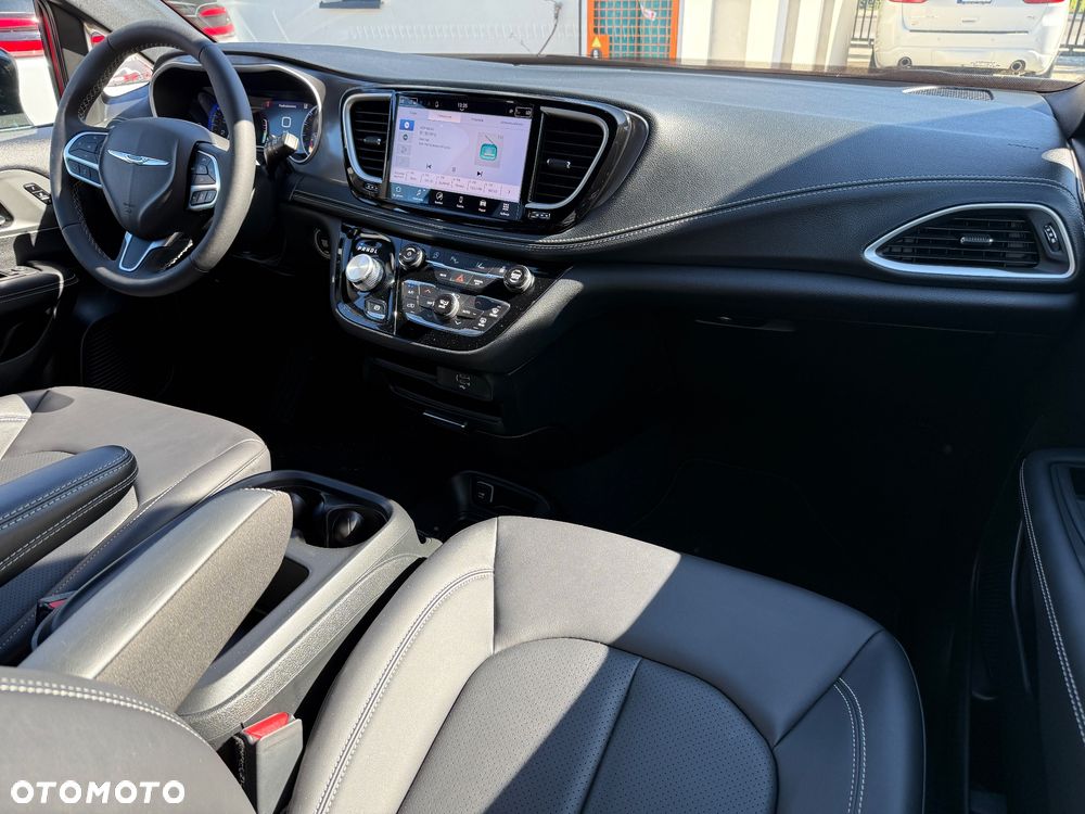 Chrysler Pacifica - 21
