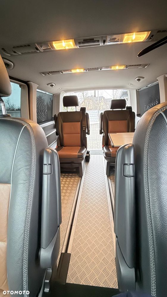 Volkswagen Multivan - 21