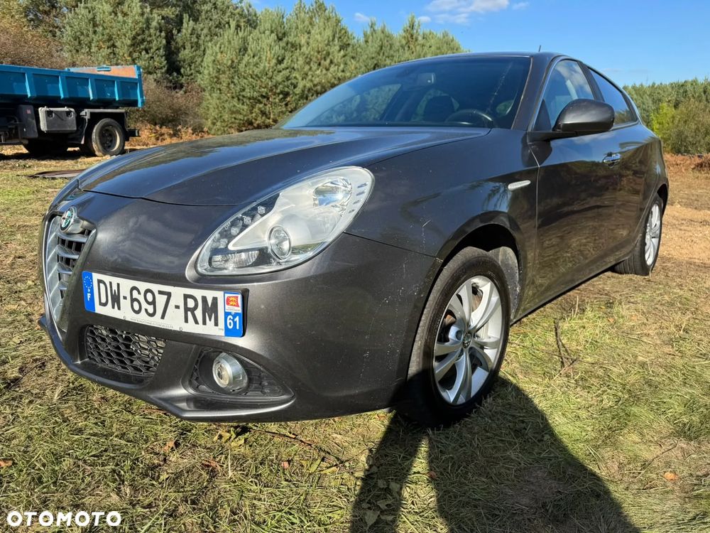 Alfa Romeo Giulietta 2015 photo 2