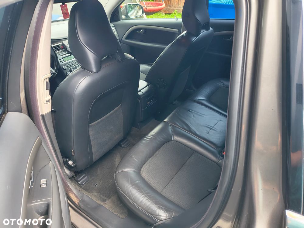 Volvo V70 2.5T Momentum - 8