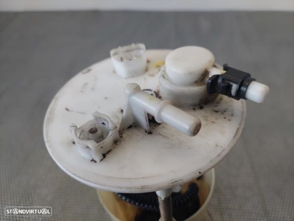 Bomba / Boia Combustivel  Toyota Corolla (_E12_) - 2