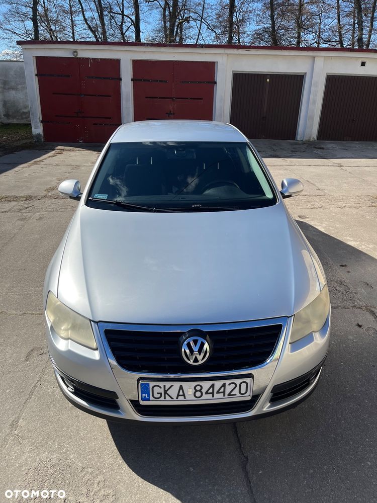 Volkswagen Passat 2.0 TDI Trendline - 15