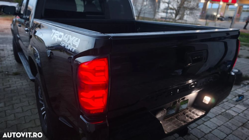 Toyota Tacoma - 6