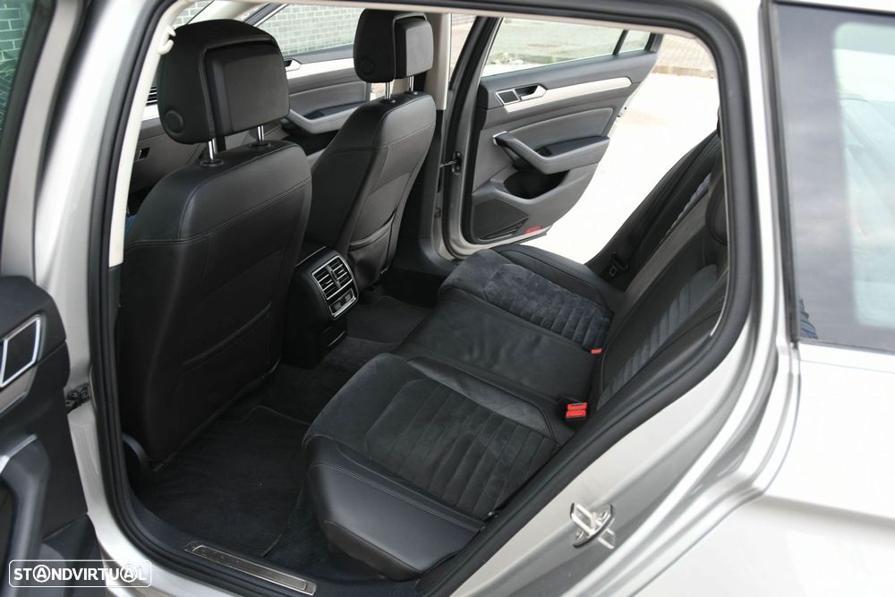 VW Passat Variant 2.0 TDI Highline - 21