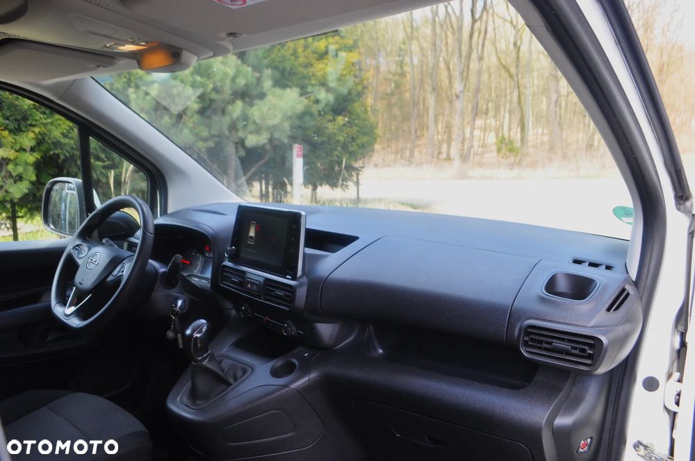Opel COMBO E - 26