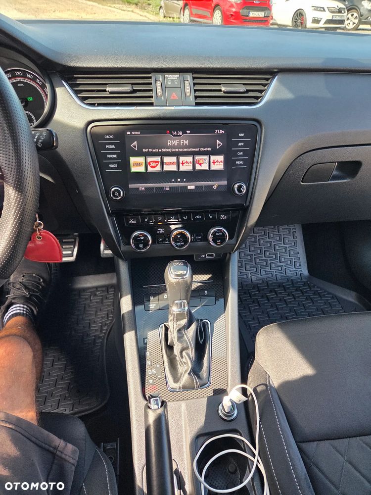 Skoda Octavia 2.0 TDI DSG RS - 18