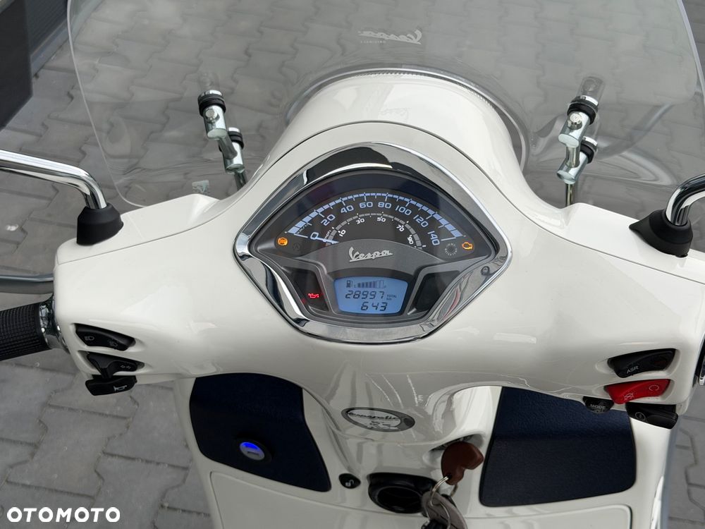 Vespa GTS - 21