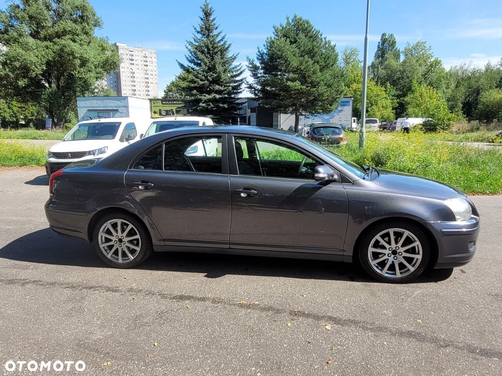 Toyota Avensis 1.6 VVT-i Terra - 3