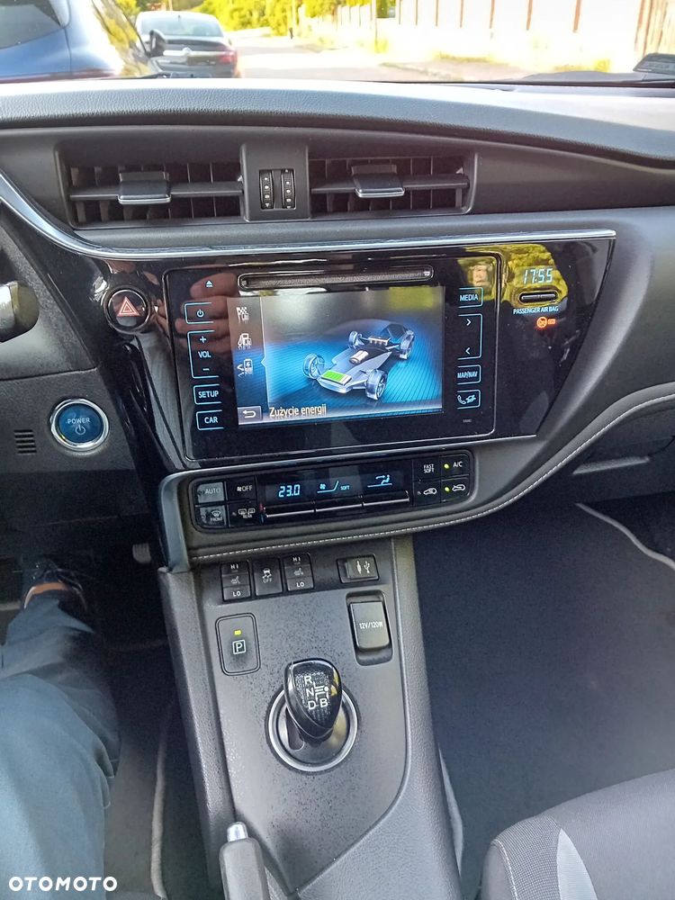 Toyota Auris Hybrid 135 Prestige - 18