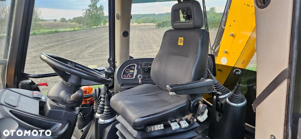 JCB 4CX - 7