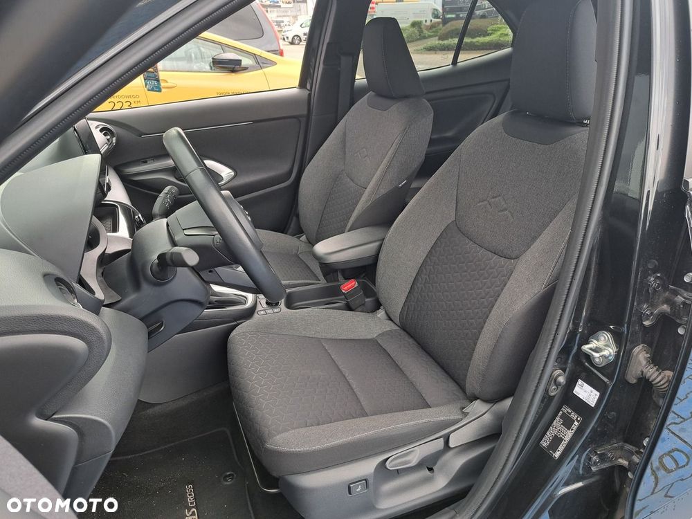 Toyota Yaris Cross Hybrid 1.5 Comfort 4x4 - 18
