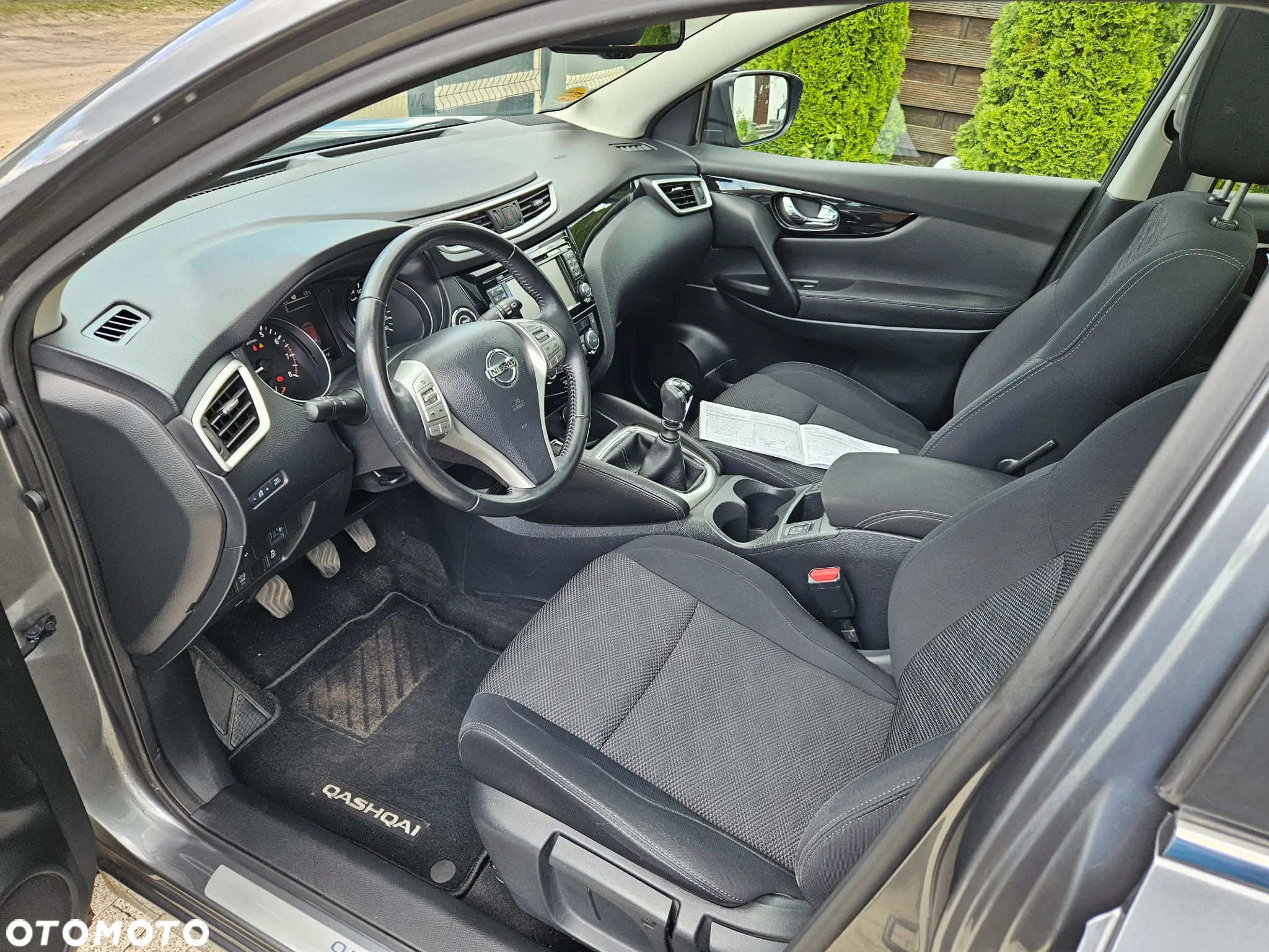 Nissan Qashqai 1.2 DIG-T N-Connecta EU6 - 10