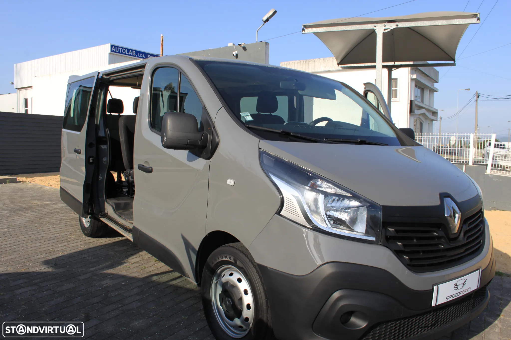 Renault Trafic - 9