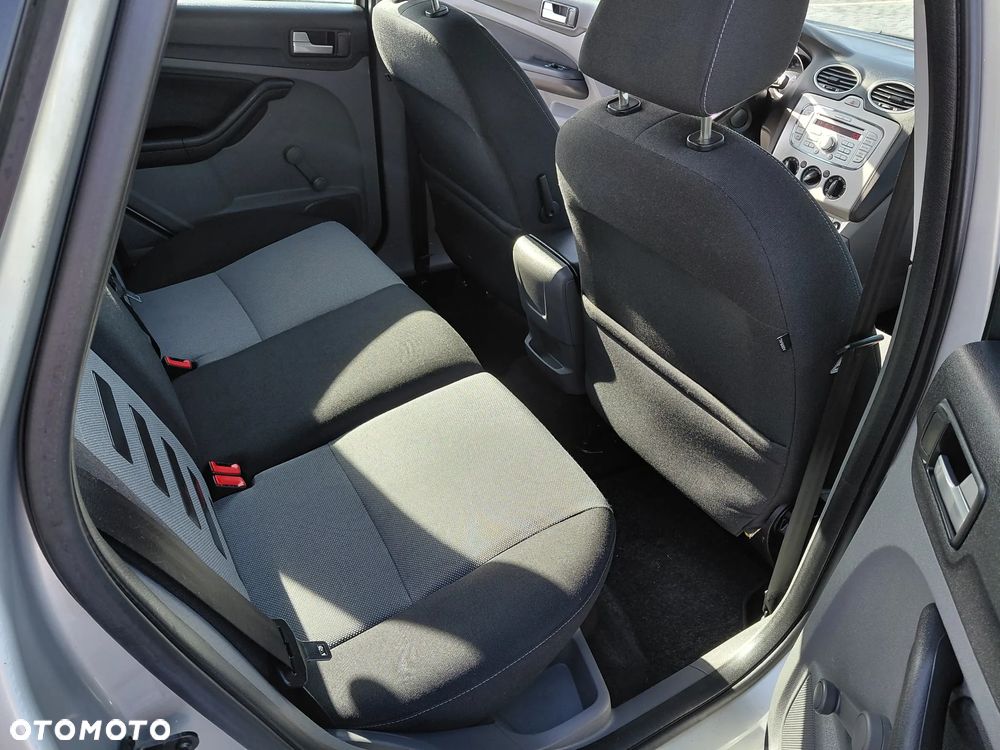 Ford Focus 1.8 FF Ambiente - 12