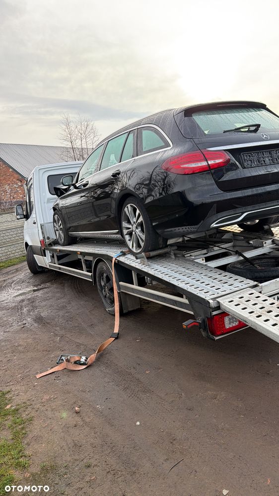 Mercedes-Benz Klasa C 220 CDI Avantgarde Edition - 40