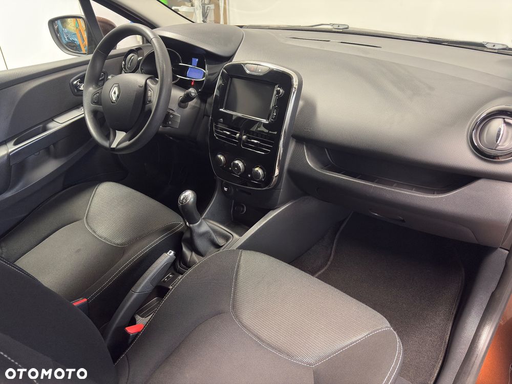 Renault Clio - 12