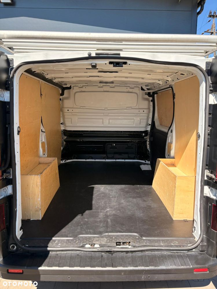Nissan NV300 - 10